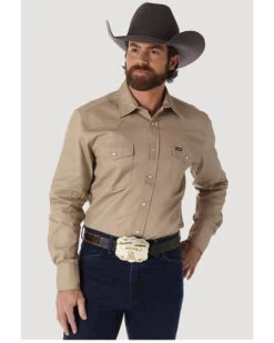 Wrangler Men's Solid Cowboy Cut Firm Finish Long Sleeve Work Shirt