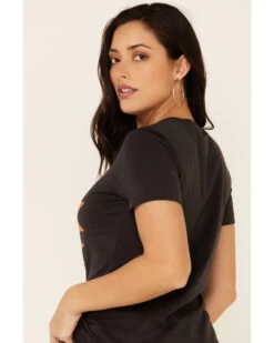 Wrangler Women's Southwestern Horseshoe Desert Graphic Tee 9 Wrangler Women's Southwestern Horseshoe Desert Graphic Tee -Cowboy Pradise 2000335858 001 P5