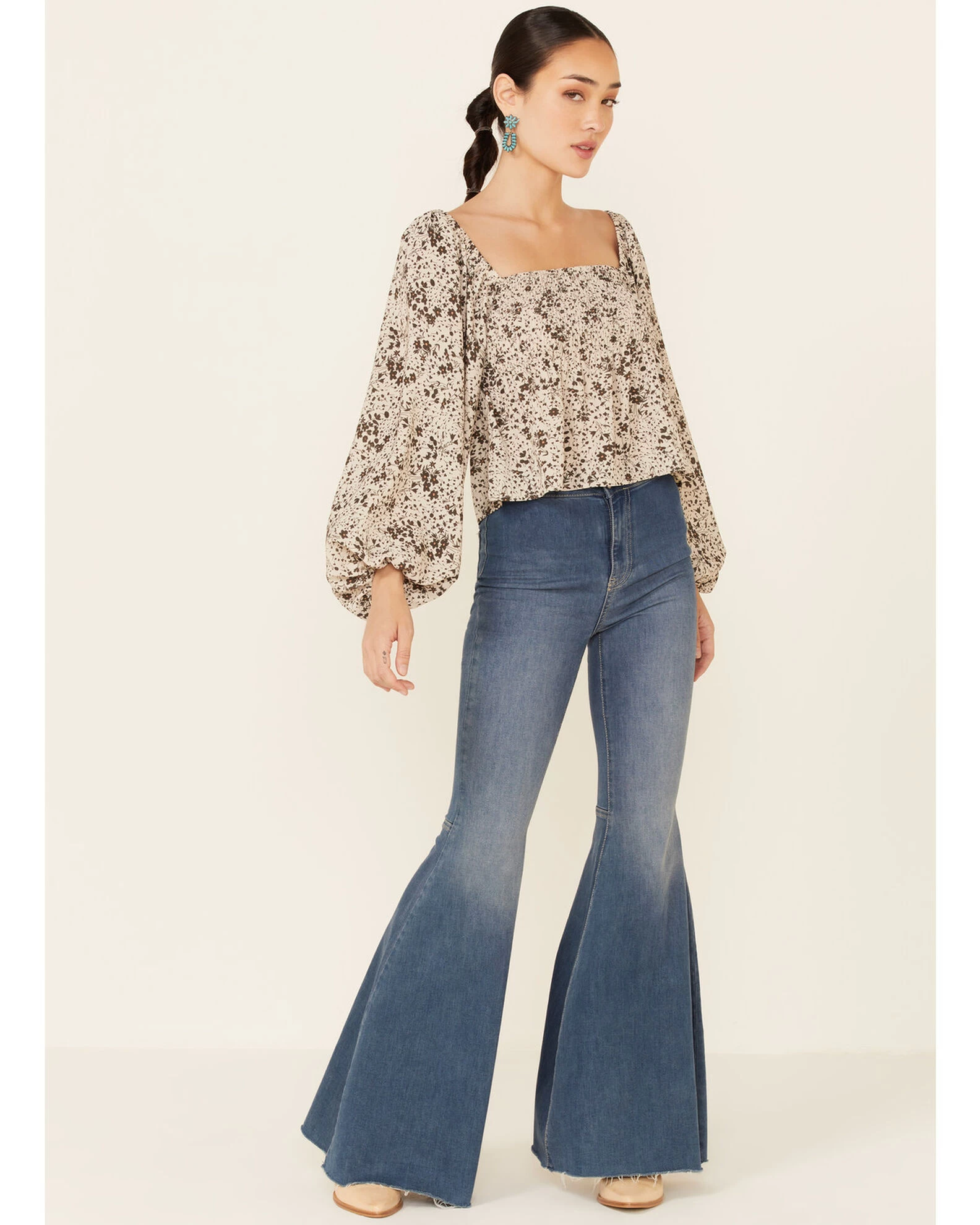 By Together Women's Floral Print Smocked Long Sleeve Crop Top 2 By Together Women's Floral Print Smocked Long Sleeve Crop Top - Image 2