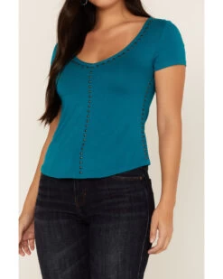 Idyllwind Women's Honky Tonk Studded Tee 6 Idyllwind Women's Honky Tonk Studded Tee -Cowboy Pradise 2000366648 400 P3