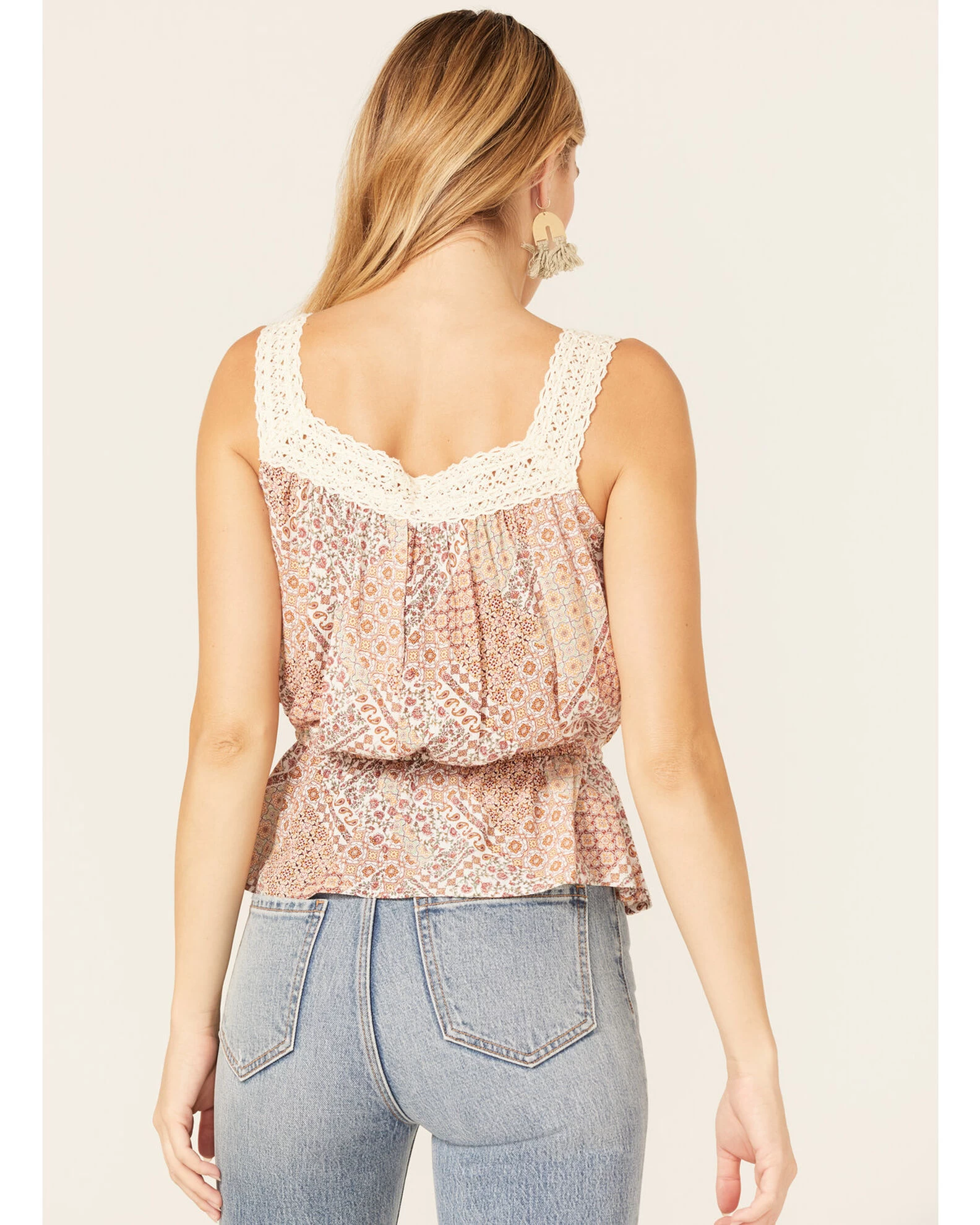 Wild Moss Women's Floral Paisley Patchwork Crochet Tank Top 4 Wild Moss Women's Floral Paisley Patchwork Crochet Tank Top - Image 4